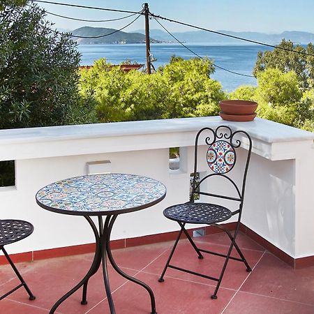 הוילה Aegina The Bordeaux Door מראה חיצוני תמונה